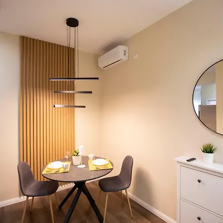 Luxe Romana Apartment