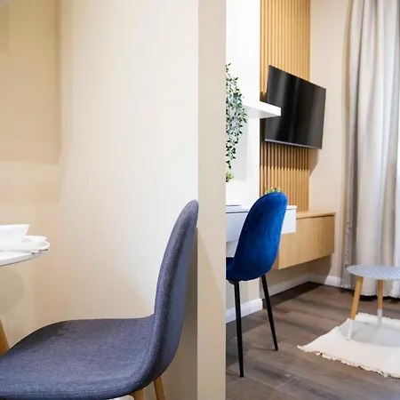 Luxe Romana Apartment *