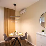 Luxe Romana 아파트