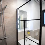 Luxe Romana 아파트